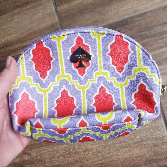 New Kate Spade Cabana Tile Multicolored Grainy Vinyl and Natural Cowhide Pouch. - Picture 14 of 15